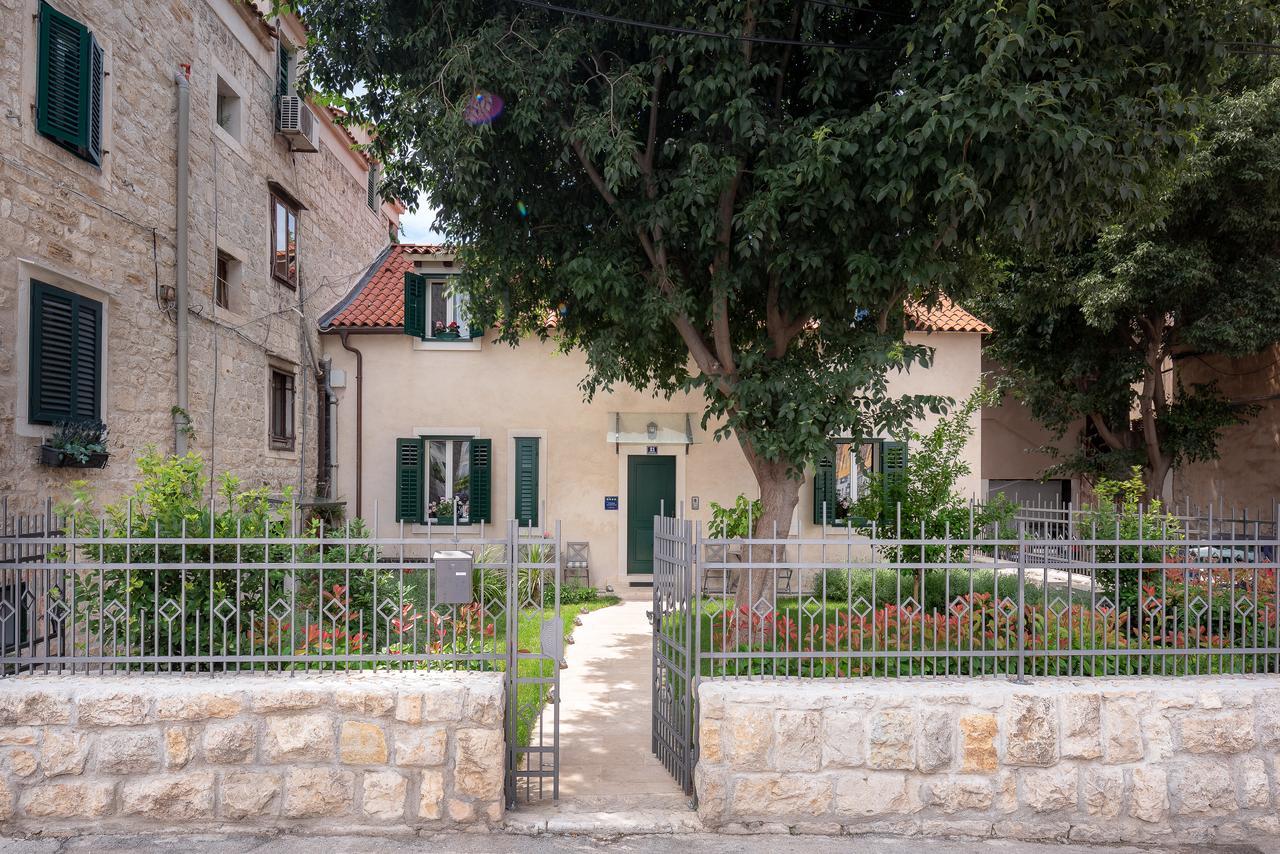 Vila Ora Split Luaran gambar