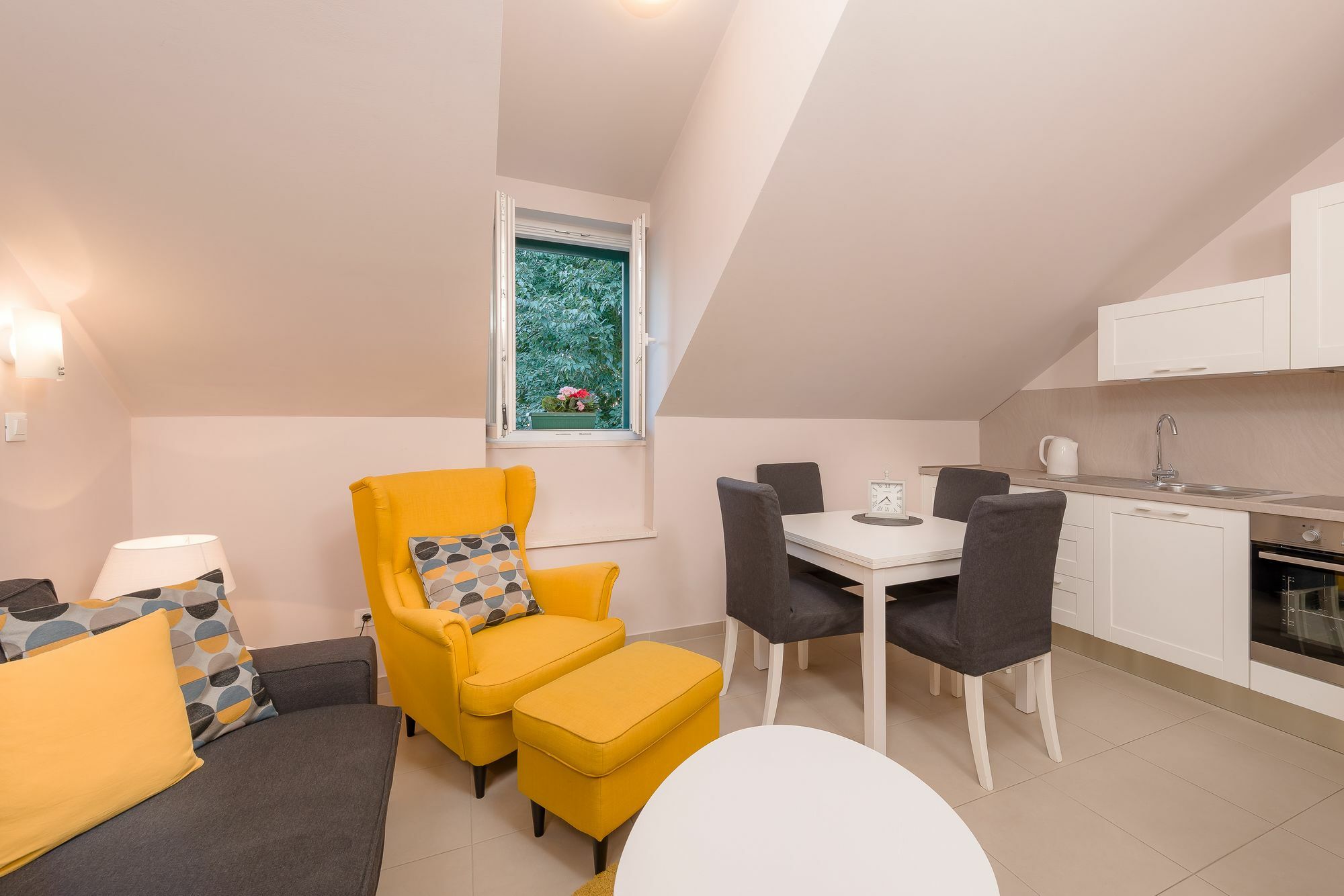 Vila Ora Split Luaran gambar